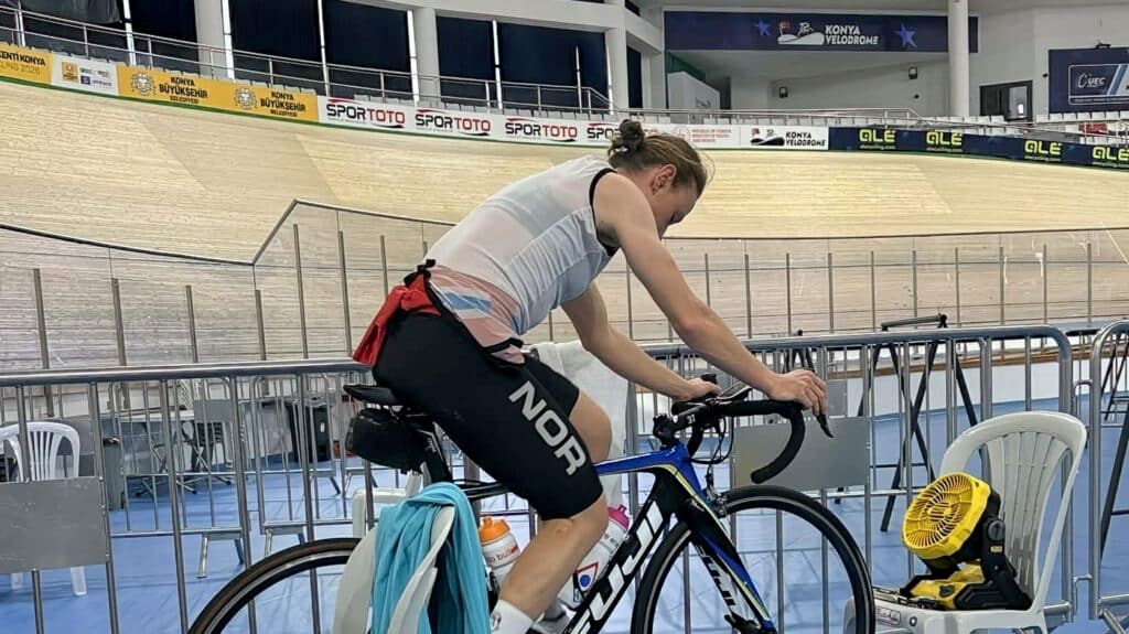 Anita har hatt flere økter i Konya velodromen. Foto: Kennet Berner, trener