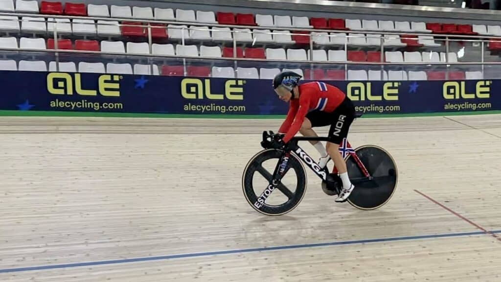 Anita på plass i Konya Velodrome. Foto: Kennet Berner, trener