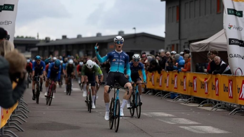 Karsten vinner Norway Criterium, foto @helljesen https://www.instagram.com/helljesenfoto/