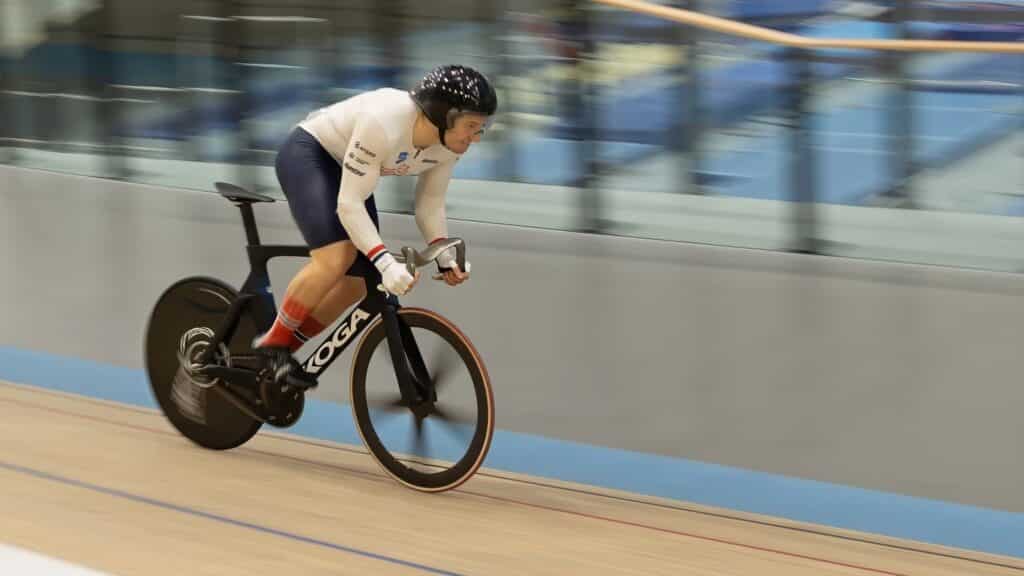 Tim Pettersen sykler sprint i EM, bilde fra Vår Energi Arena Sola. Foto: Geir Ludviksen